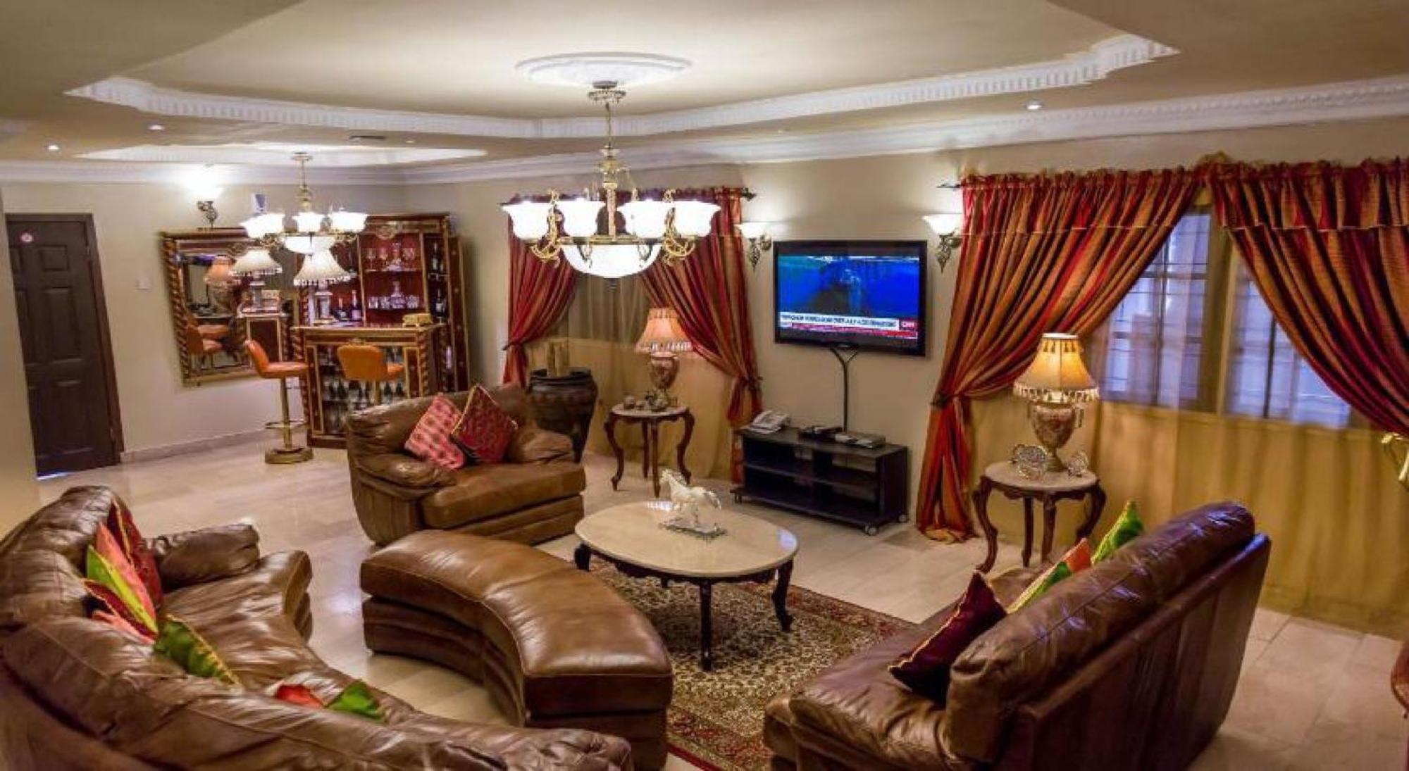 Room In Lodge - Apartment Royale Hotel-3 Bd Apartment Ikeja Exterior photo
